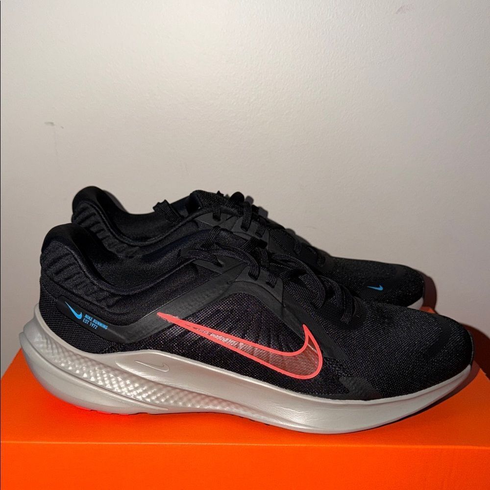 Nike Quest 5 Black Crimson Red DD0204-005 Men’s Size 9.5